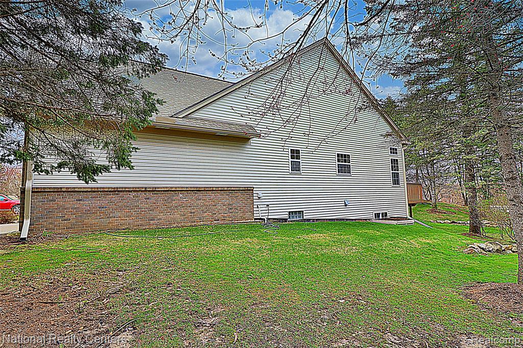 110 Four Seasons Drive, Lake Orion, MI — Photo 3