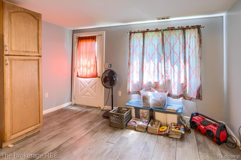 2453 Clarice Avenue, Burton, MI 48519 — Photo 10