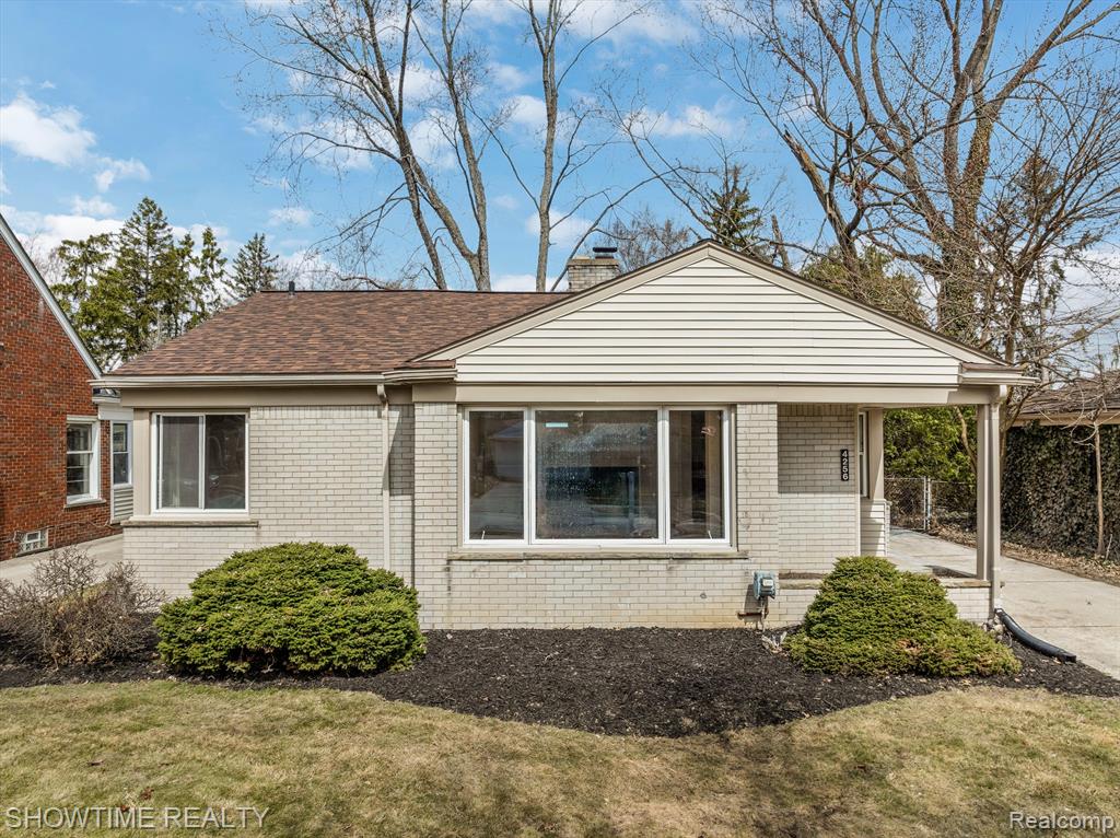 4256 BUCKINGHAM Road, Royal Oak, MI 48073 — Photo 2