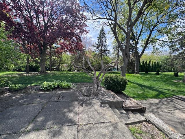 2712 Rambling Way, Bloomfield Hills, MI 48302 — Photo 26