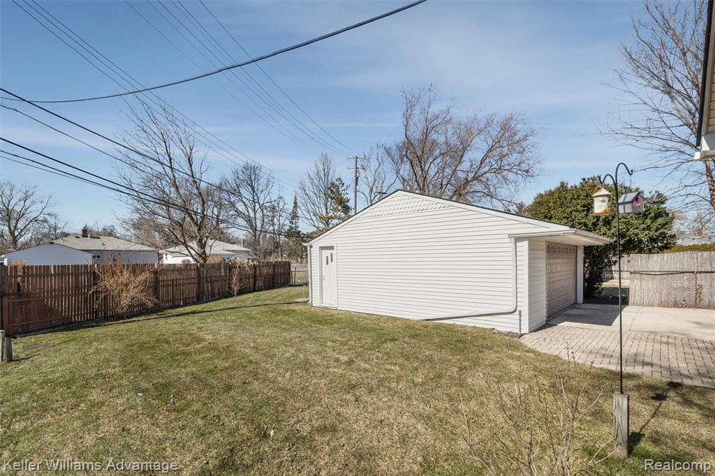 4652 Parker Street, Dearborn Heights, MI 48125 — Photo 31