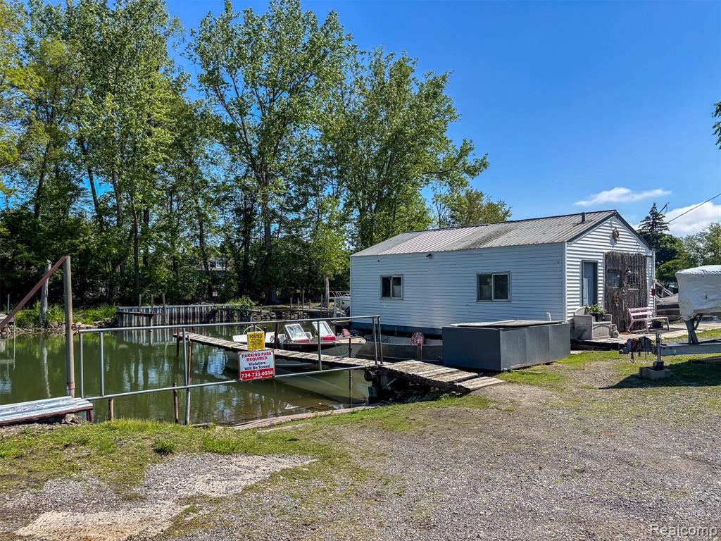 River Ln River Lane Boat Wls, Grosse Ile, MI 48138 — Photo 11
