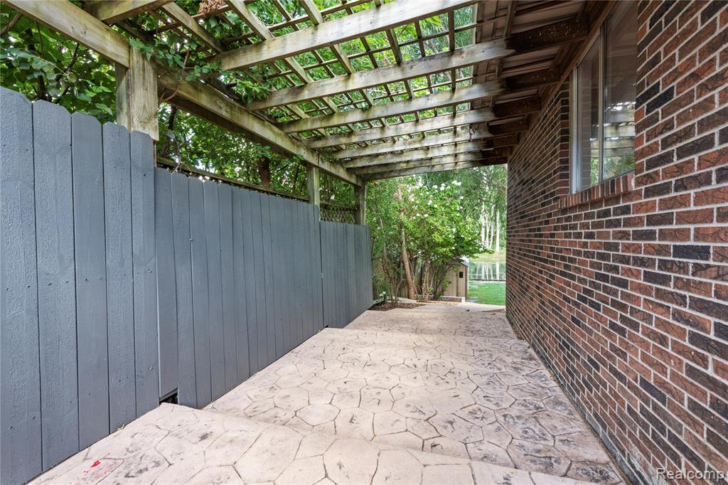 9662 Waterway Drive, Grosse Ile, MI 48138 — Photo 30