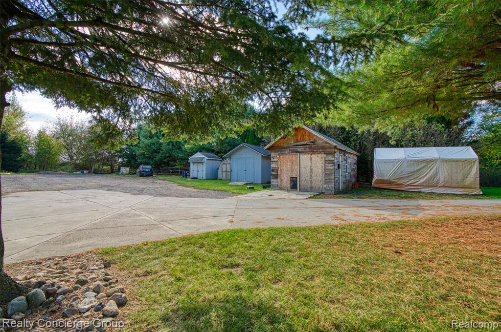 16013 Bird Road, Linden, MI 48451 — Photo 39