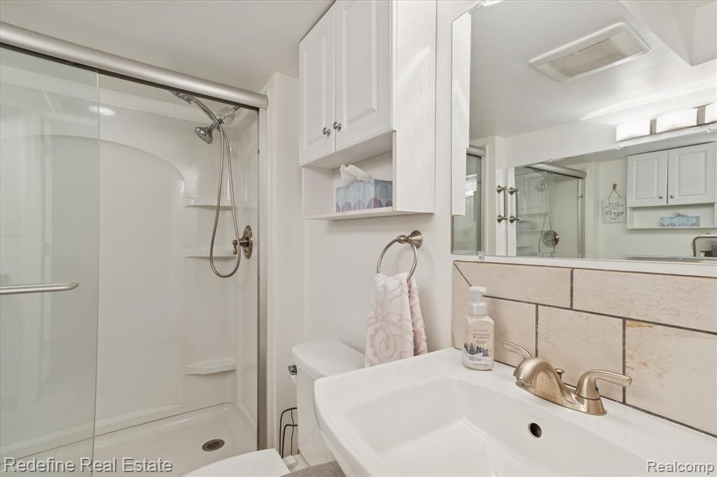 50340 Helfer Boulevard, Wixom, MI 48393 — Photo 24