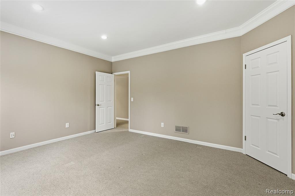 7154 Westchester, West Bloomfield, MI — Photo 17
