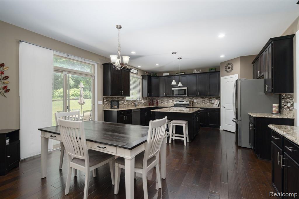 5657 GOLF POINTE Drive, Clarkston, MI 48348 — Photo 10