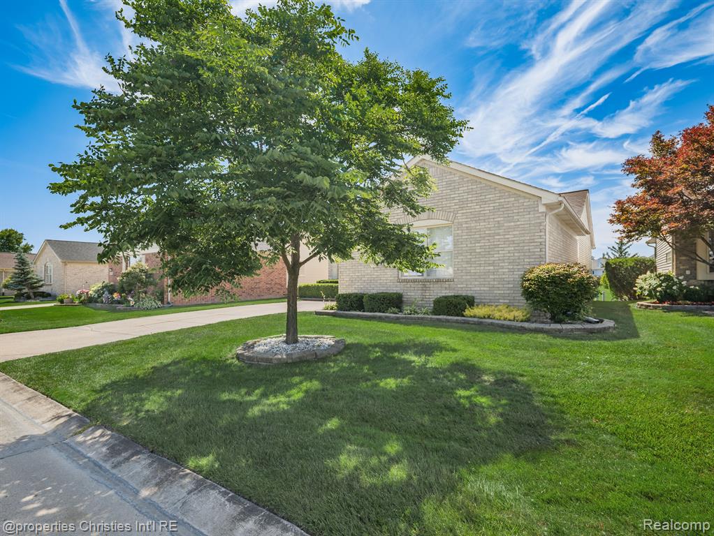 42833 HUNT CLUB Boulevard, Sterling Heights, MI 48314 — Photo 28