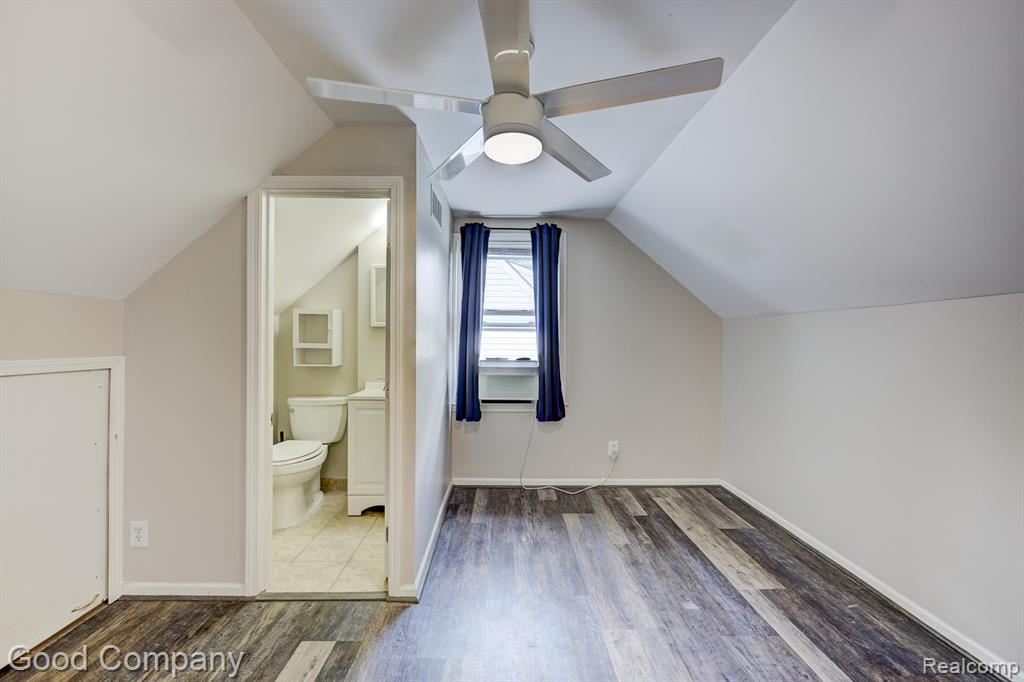 830 W HAZELHURST Street, Ferndale, MI 48220 — Photo 23