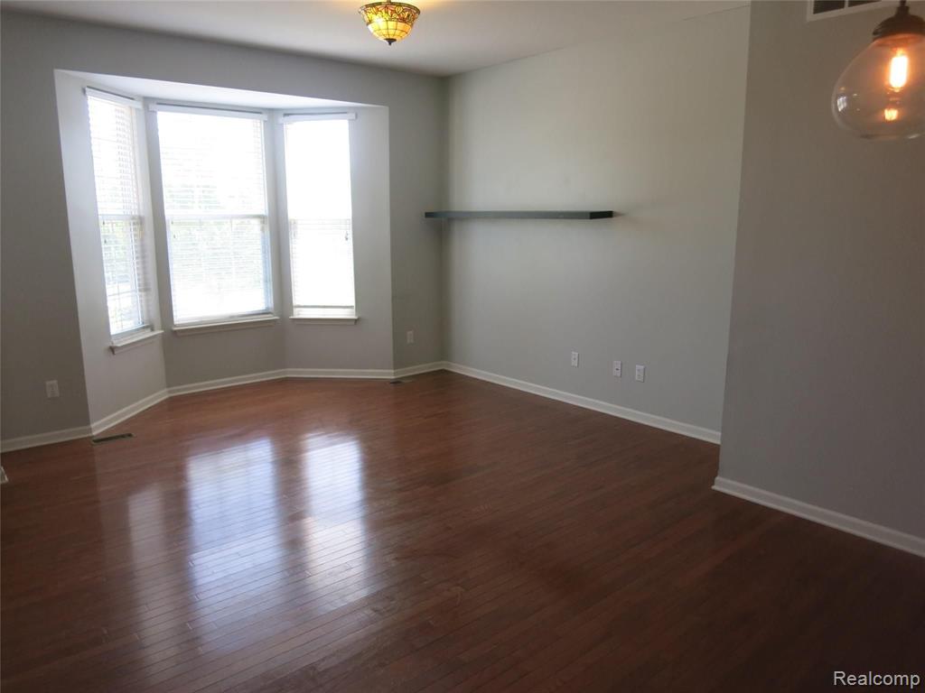 685 SUMMERFIELD Drive, Westland, MI — Photo 10