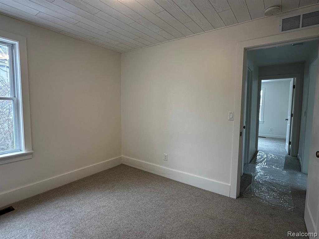 1449 BENVENUE Street, Sylvan Lake, MI 48320 — Photo 17