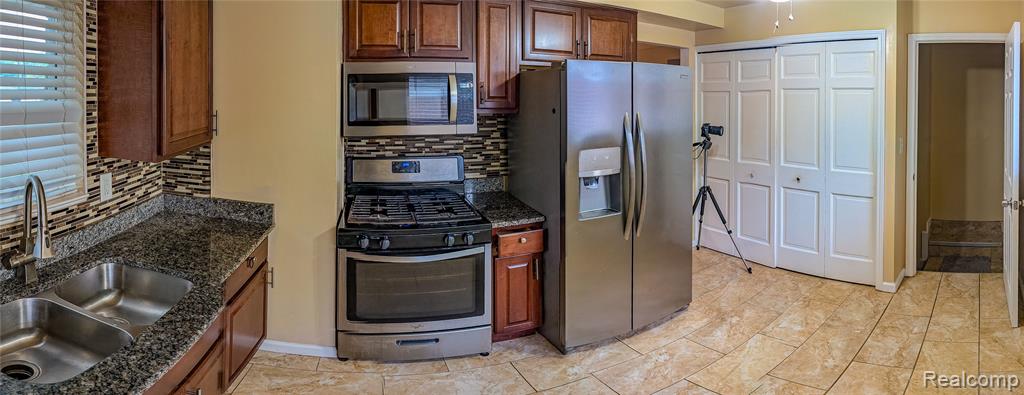 4420 Katherine Street, Dearborn Heights, MI 48125 — Photo 10