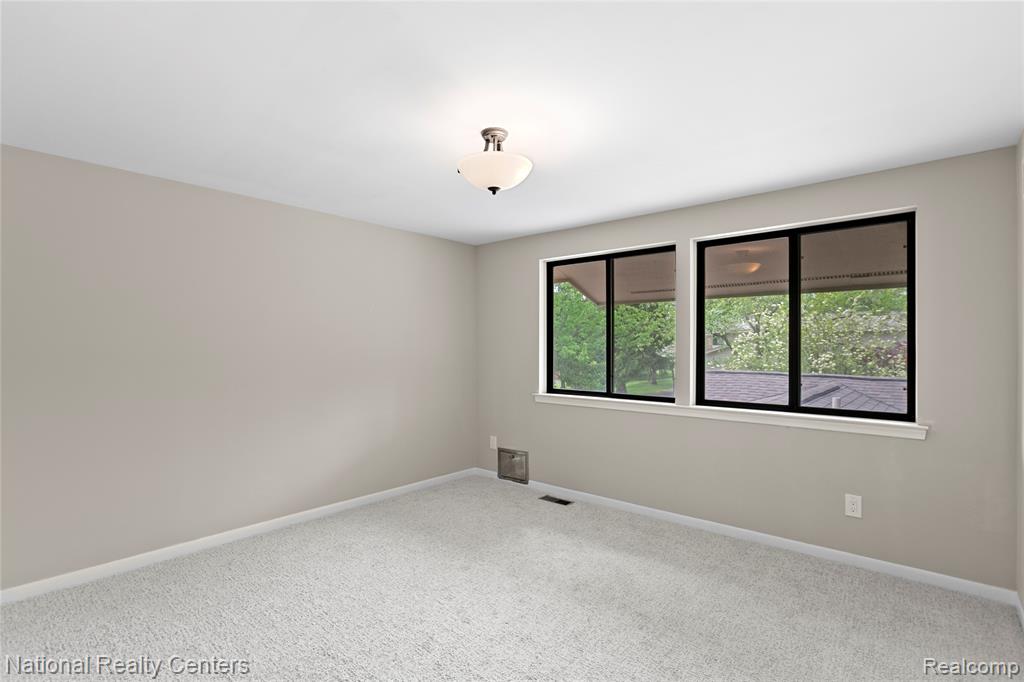 7103 Pebble Park Drive, West Bloomfield, MI — Photo 26