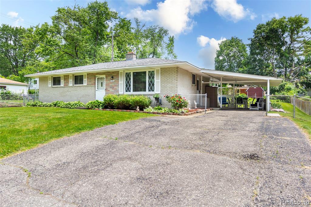772 Robbinann Drive, Waterford, MI 48328 — Photo 2