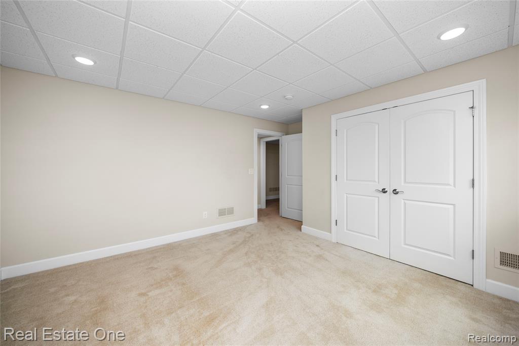 49031 Honey Tree Court Court, Northville, MI 48168 — Photo 41