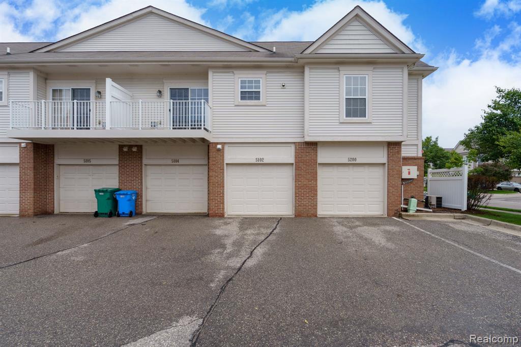 5200 ADDINGTON Drive, 49, Commerce Twp, MI 48390 — Photo 32