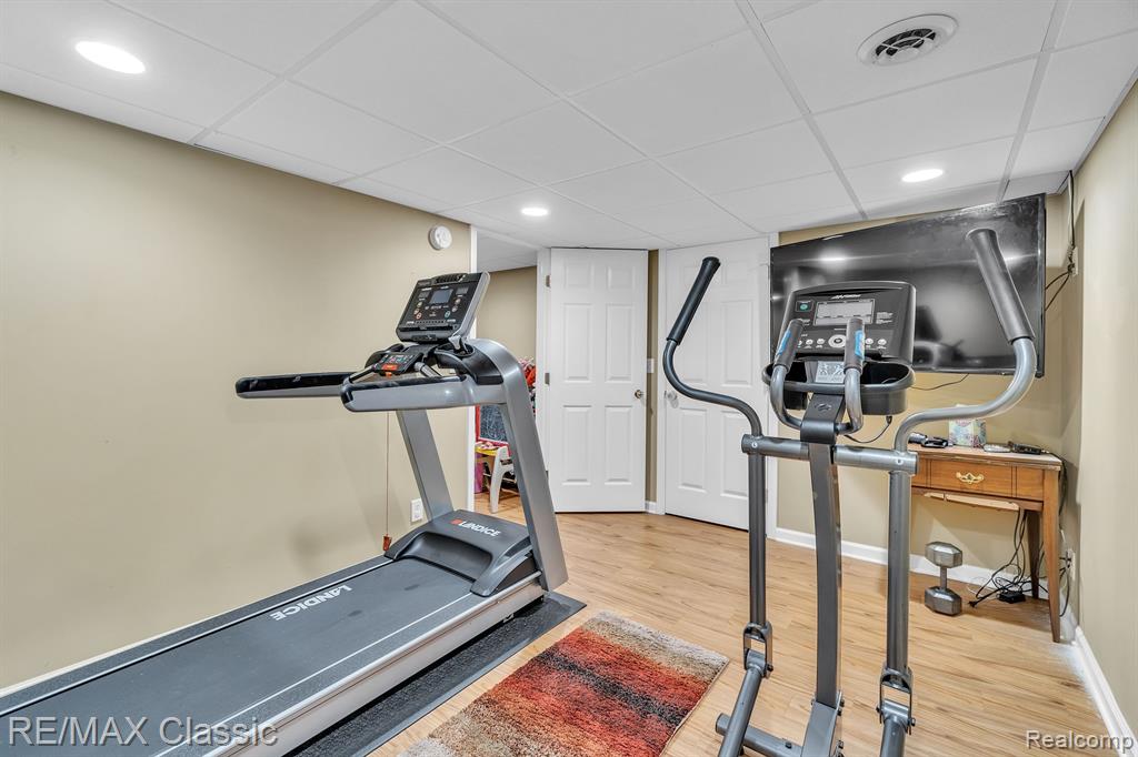 7842 BERWICK Drive, Ypsilanti, MI 48197 — Photo 45