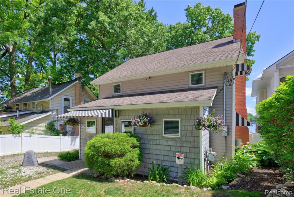 836 Pine Tree Road W, Lake Orion, MI 48362 — Photo 43