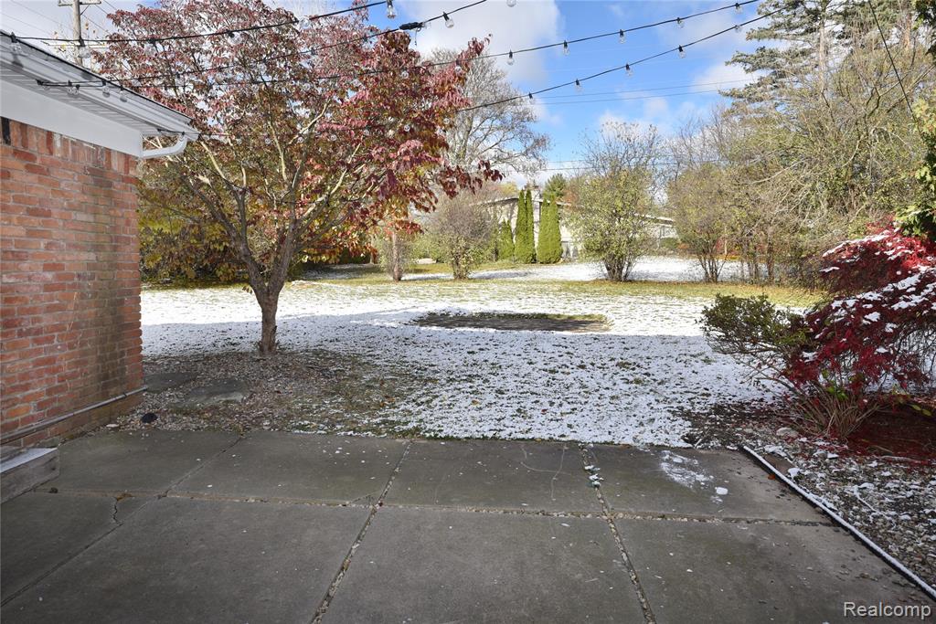 684 Wilshire Drive, Bloomfield Hills, MI 48302 — Photo 34