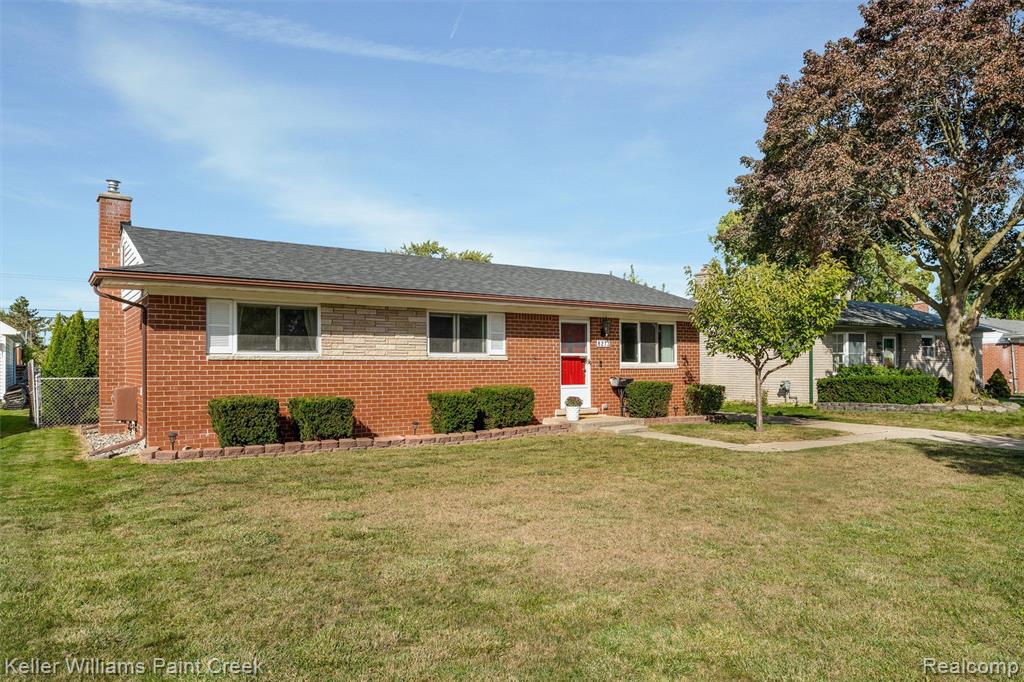 8273 Independence Drive, Sterling Heights, MI 48313 — Photo 2