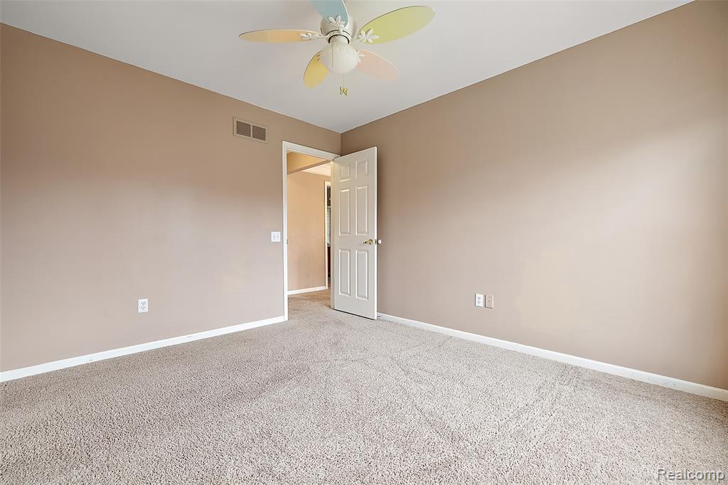 5699 Applegrove Drive, West Bloomfield, MI 48324 — Photo 23