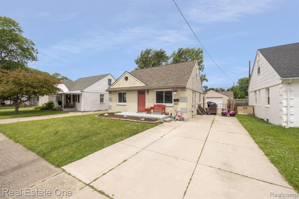 8251 STATE PARK, Center Line, MI 48015 — Photo 3