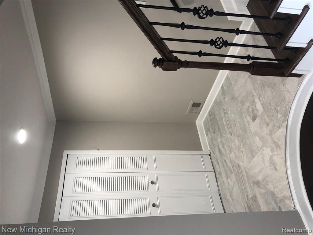 8201 Kennedy Circle, 4, Warren, MI 48093 — Photo 3