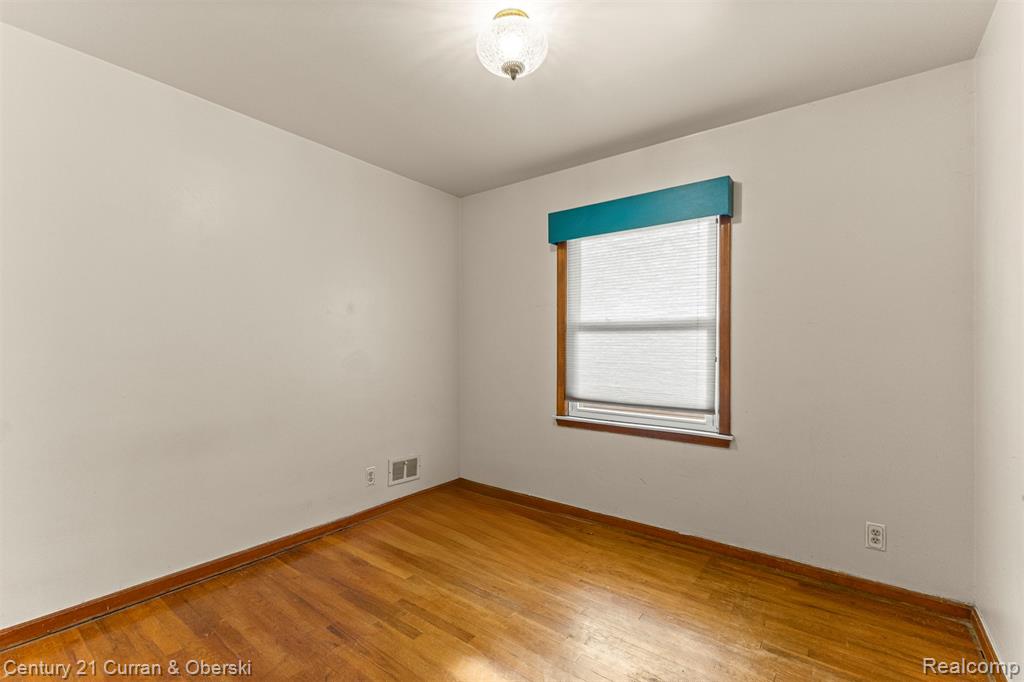 7668 Cortland Avenue, Allen Park, MI 48101 — Photo 16