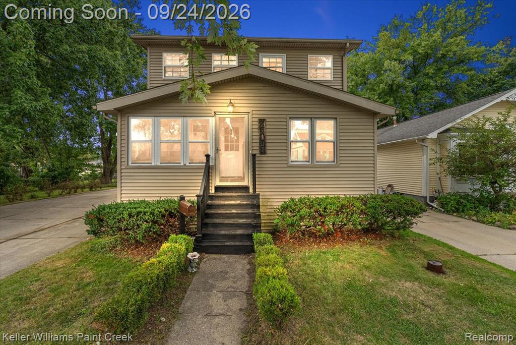 23802 Elmira Street, Saint Clair Shores, MI 48082
