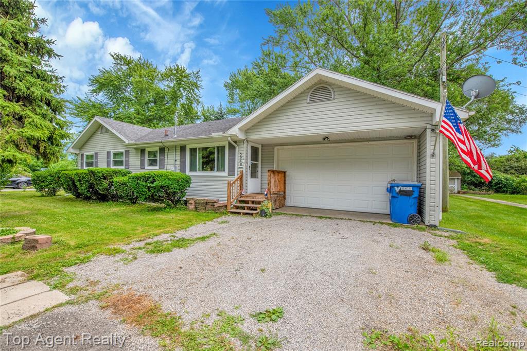 5648 Parkview Street, Newport, MI 48166 — Photo 4