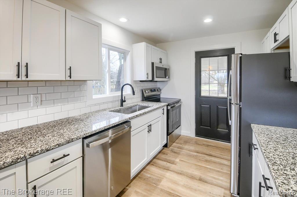 4507 N BELSAY Road, Flint, MI 48506 — Photo 15