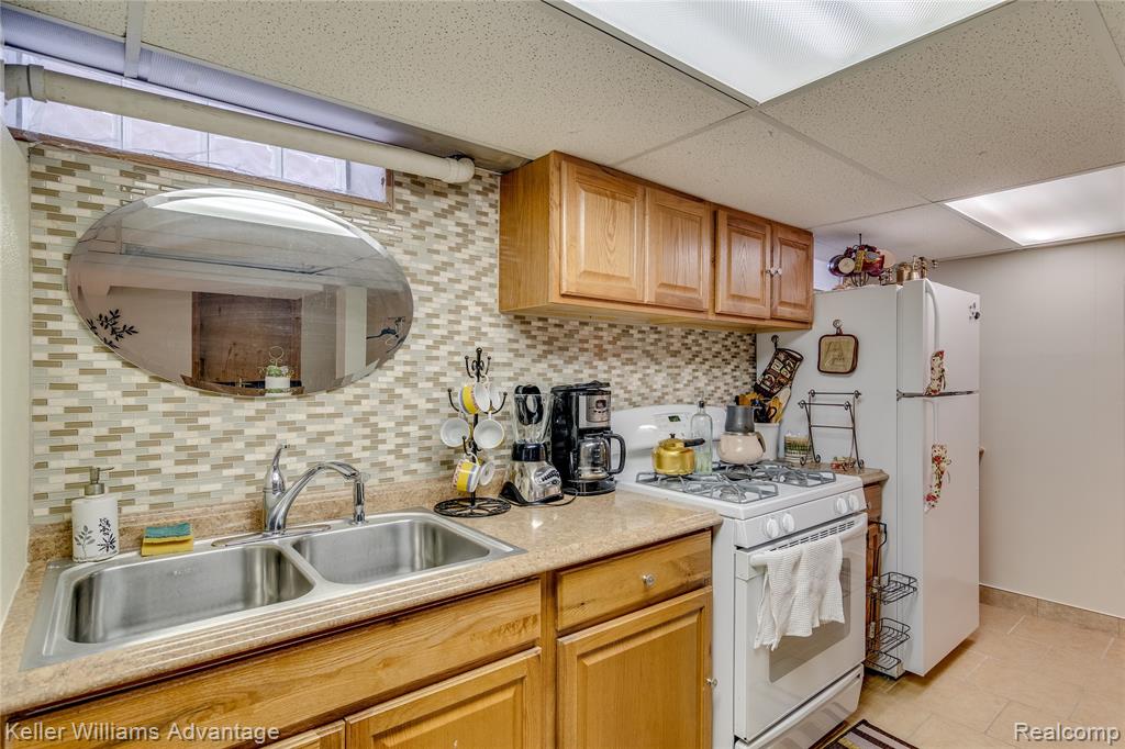 7308 Orchard Avenue, Dearborn, MI 48126 — Photo 29