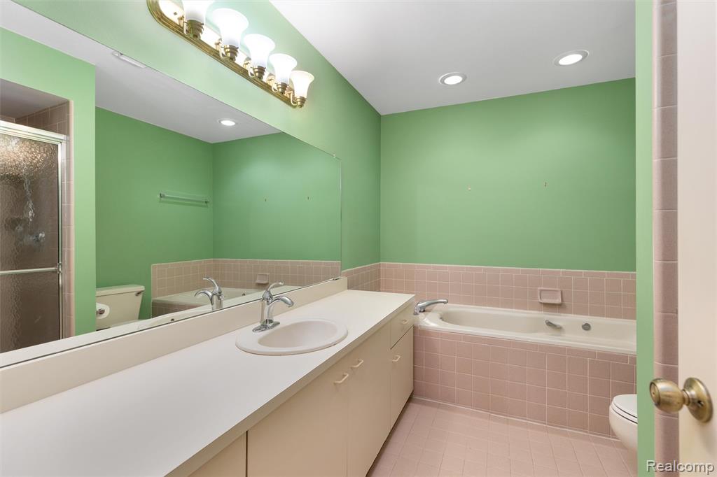 43151 W Kirkwood Drive, Clinton Twp, MI 48038 — Photo 14