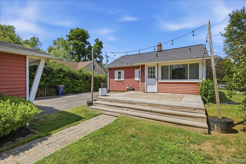 4035 Island Park Drive, Waterford, MI 48329 — Photo 4