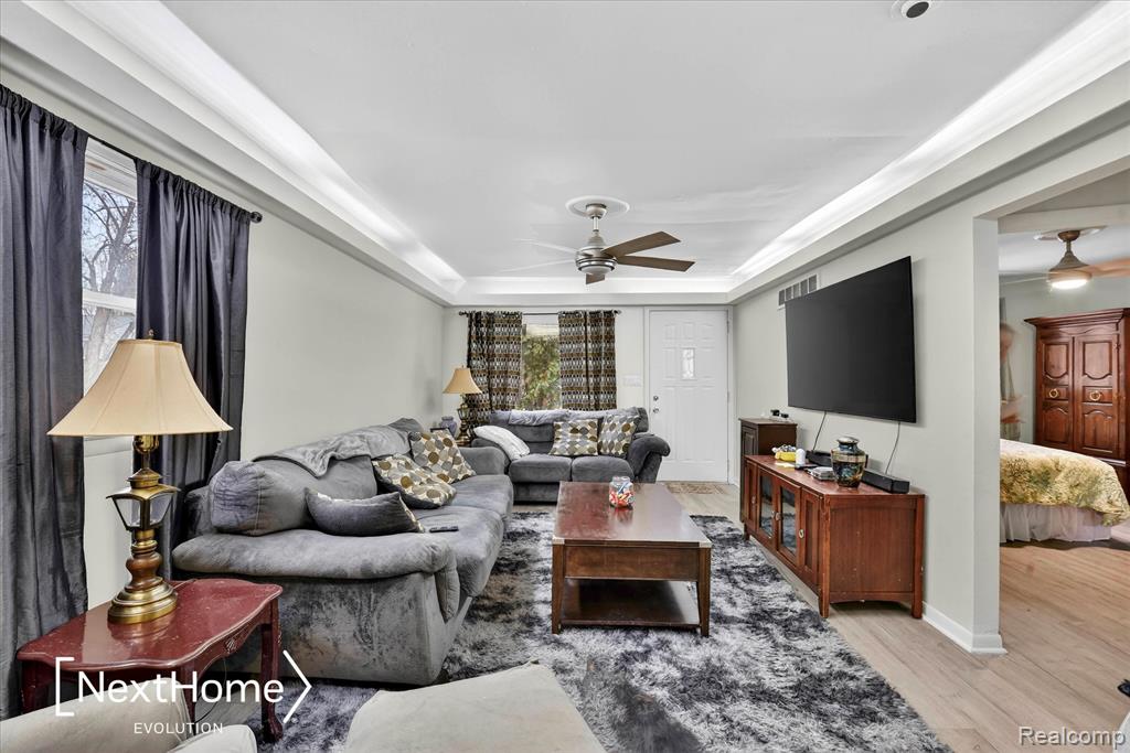 645 Riverbank Street, Wyandotte, MI 48192 — Photo 5