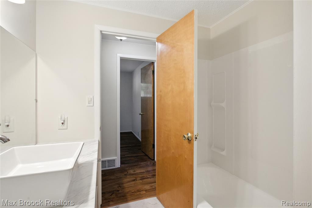 3084 E Hillcrest Drive, Clyde, MI 48049 — Photo 20