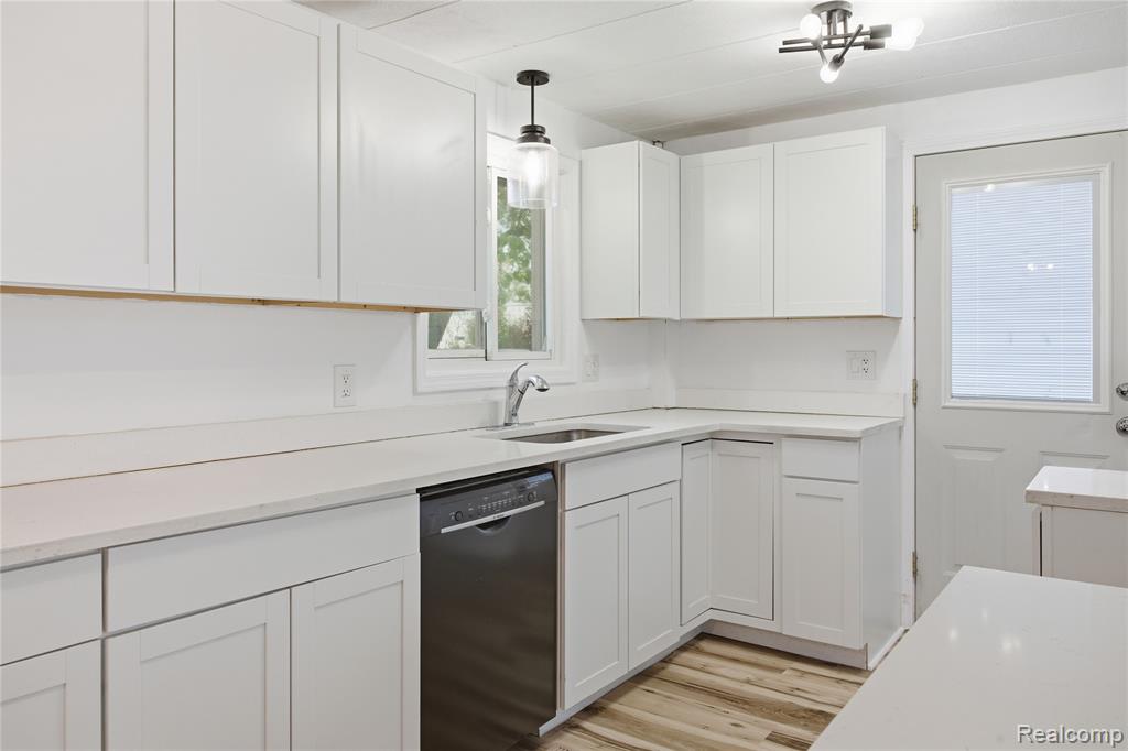 8844 Weldwood Drive, Monroe, MI 48162 — Photo 4