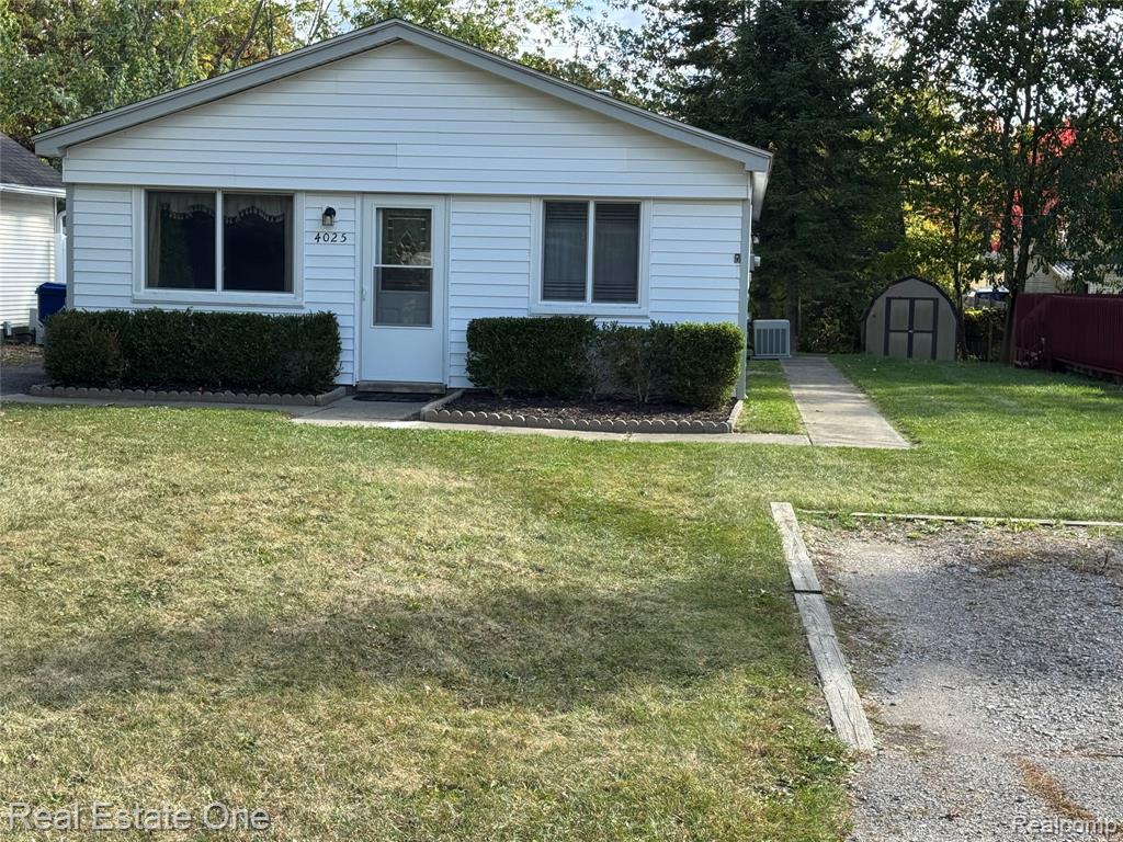 4025 Cresthaven Drive, Waterford, MI 48328 — Photo 2