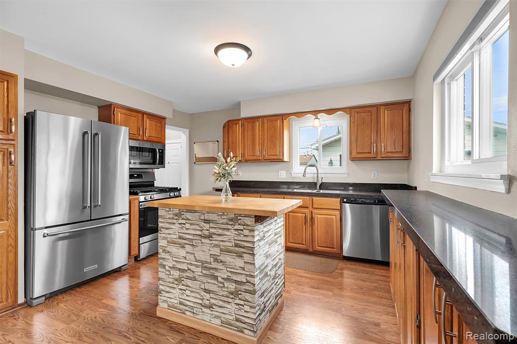 8731 N Hubbard Street, Westland, MI — Photo 8