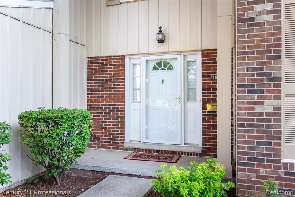 1658 Brentwood Drive, Troy, MI 48098 — Photo 3