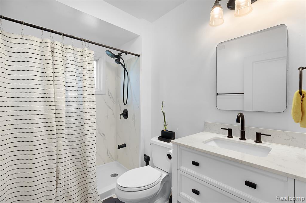 22827 Meridian Road, Grosse Ile, MI 48138 — Photo 38