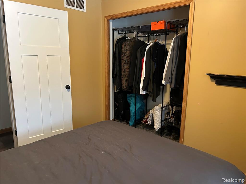 9642 Hummingbird Ct, Howard City, MI 49329 — Photo 17