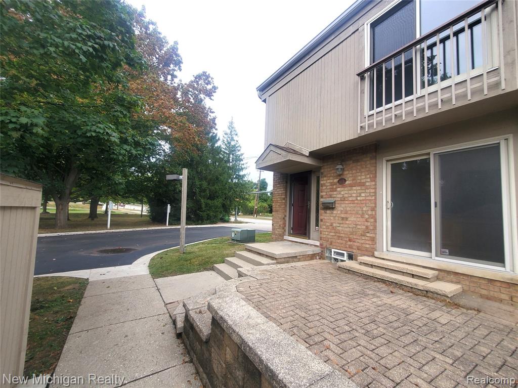 673 Oakbrook W, Rochester Hills, MI 48307 — Photo 4