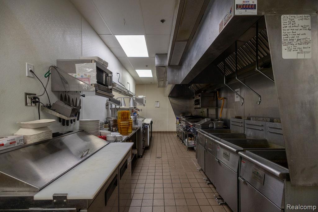 8845 Gratiot Road, Saginaw, MI, 48609