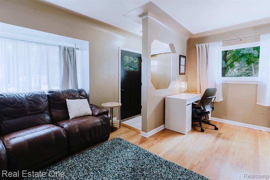 52471 Ihla Street, Shelby Twp, MI 48316 — Photo 4