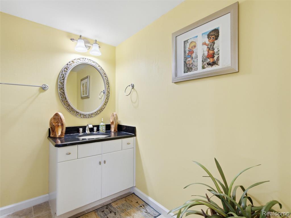 48507 Montelepre Drive, Utica, MI 48315 — Photo 44