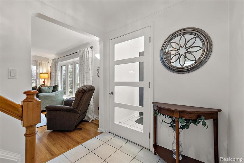 16244 Lauderdale Avenue, Beverly Hills, MI 48025 — Photo 6