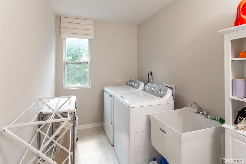 9929 KYLIE Drive, Brighton, MI 48116 — Photo 17