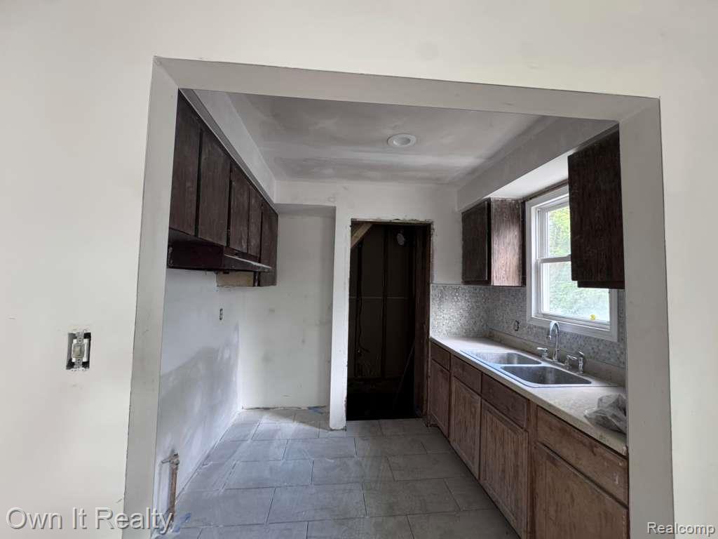 18468 Pierson Street, Detroit, MI 48219 — Photo 10
