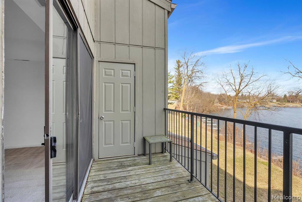 9629 HARBOUR COVE, Ypsilanti, MI 48197 — Photo 14